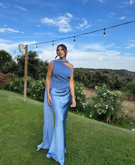 Natalia Beciu, de azul