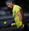 El trece veces campeón Rafa Nadal y el número uno mundial y defensor de la corona Novak Djokovic jugarán no antes de las 20:45 horas de este martes  los cuartos de final de la parte alta del cuadro. El tenista español es consciente de que podría ser sú última participación en el torneo francés, donde ha sido y es el más grande.