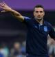 Lionel Scaloni, el técnico de Argentina, está viviendo un sueño. Ha conseguido llevar a la selección de Argentina a la final del Mundial de Qatar y la emoción ha podido con él. Rodeado de los suyos, apoyado por sus jugadores y coreado por la afición, el entrenador encara la recta hacia lo más grande.