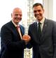 Gianni Infantino, presidente de la FIFA, y Pedro Sánchez, jefe del Gobierno en funciones