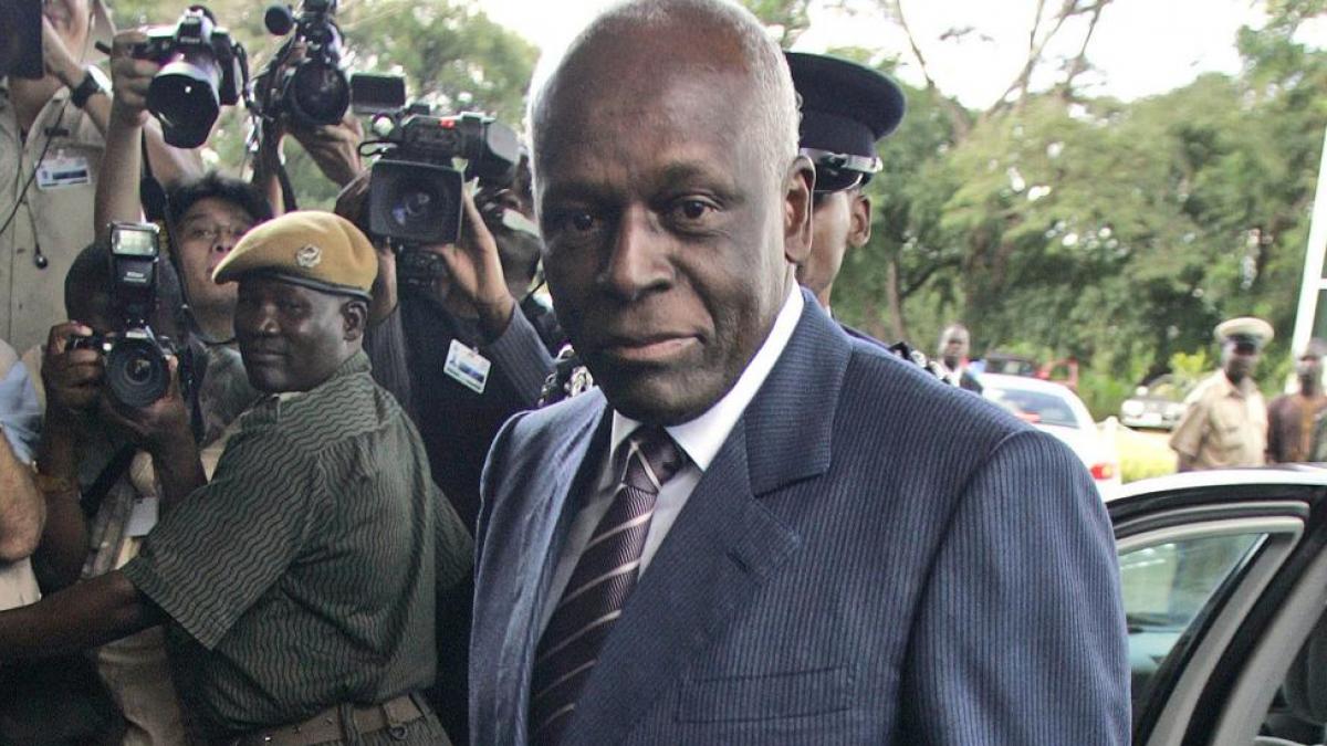 Los Mossos investigan un presunto intento de matar al expresidente de Angola