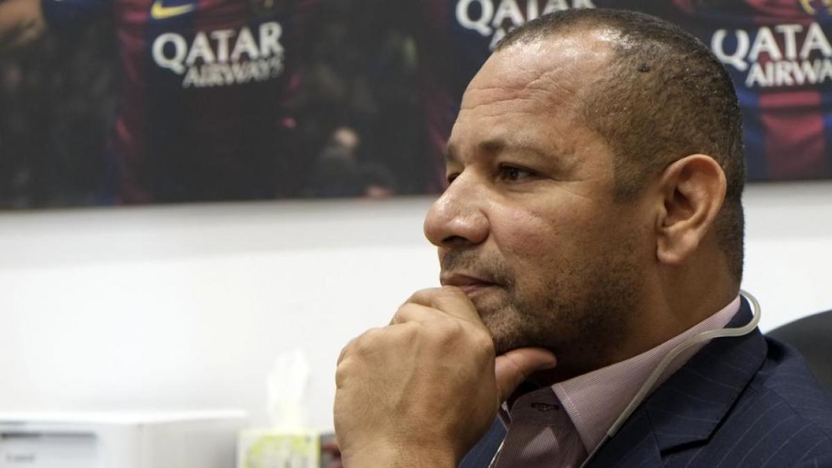 El último as en la manga de Dani Alves sería el padre de Neymar