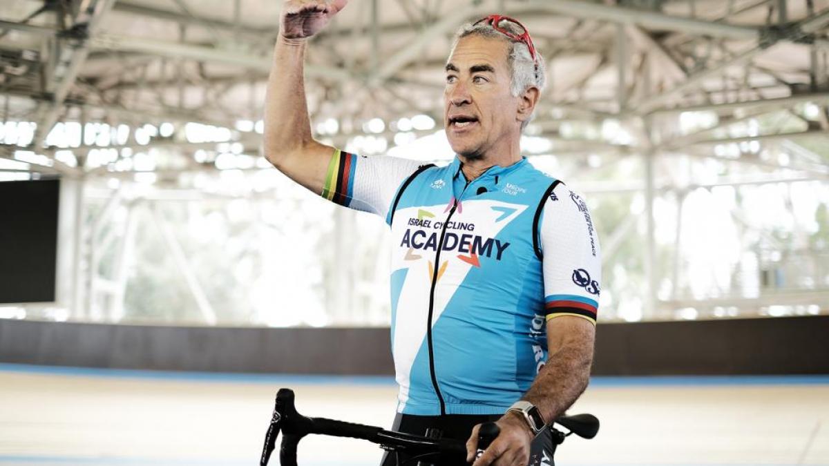Sylvan Adams, la persona que mueve los hilos e impulsa con sus millones el equipo ciclista Israel-Premier Tech