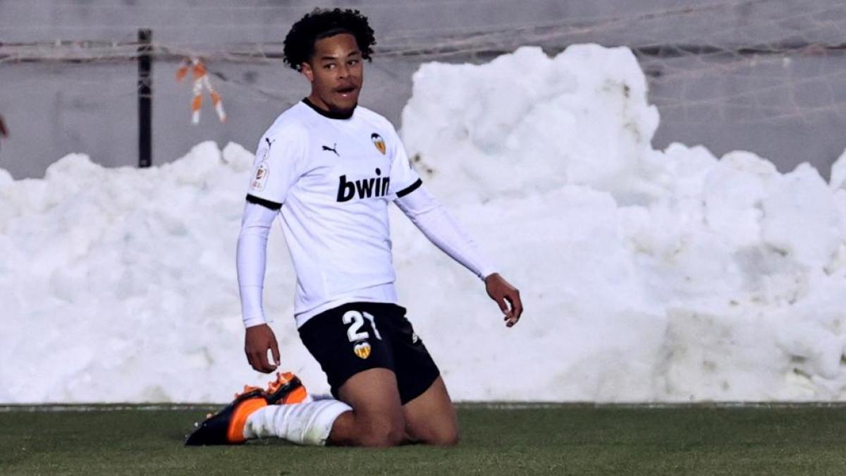 El Valencia se lleva más de 2,5 millones por la venta de Koba al Estoril