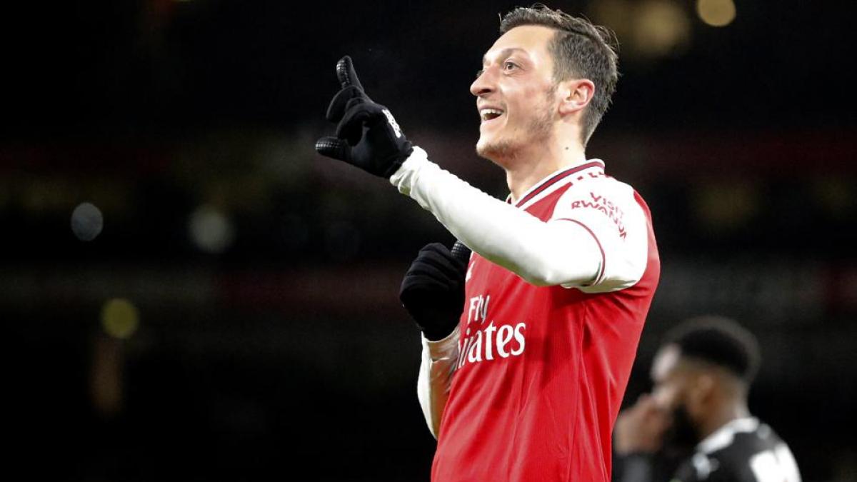 El dardo de Özil a Di Caprio por el Arsenal: Tiene más de 25 años, ¿por qué debería conocerlo?