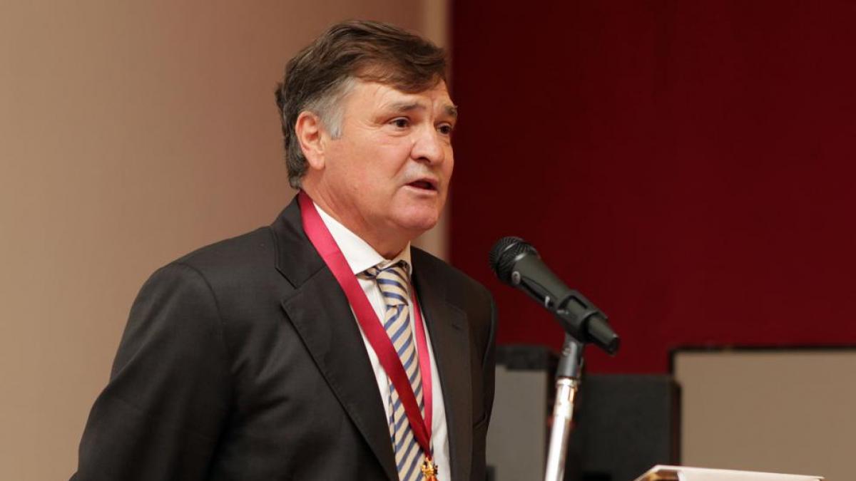 Camacho: Busquets es el faro de la selección