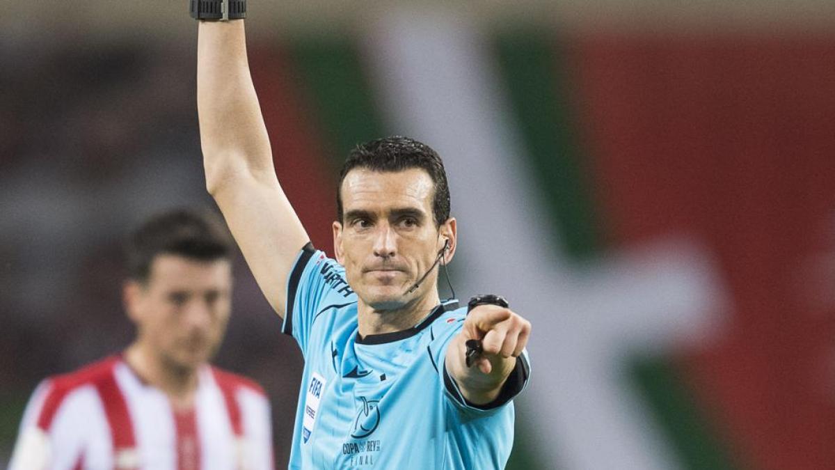 Discutible gol anulado con chilena de Araujo