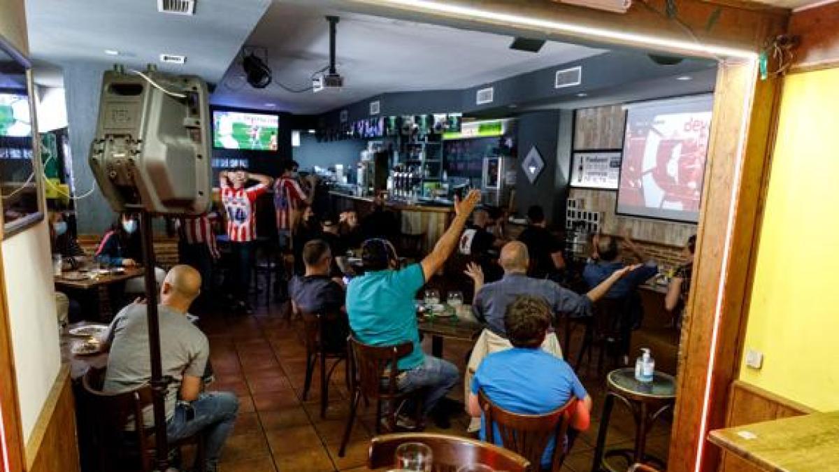 Los 50 euros por denunciar que un bar está emitiendo fútbol pirata pueden salirle muy caros al que denuncia y también a LaLiga