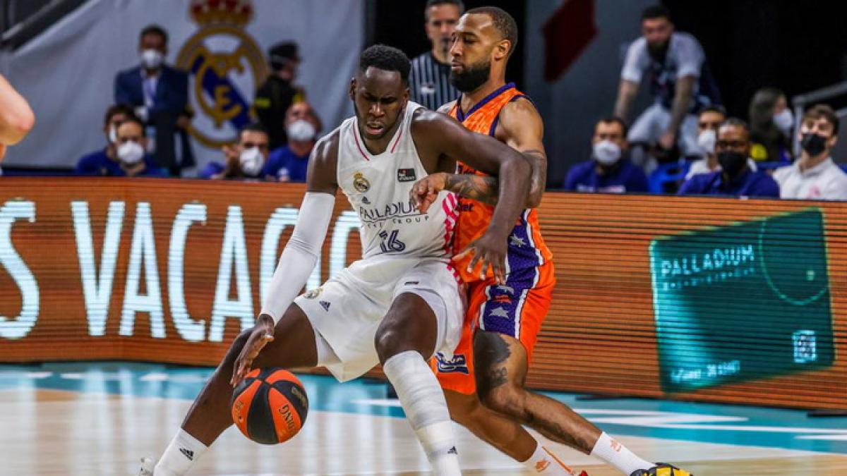 Ibaka y Garuba, a punto de cerrar la plantilla del Real Madrid