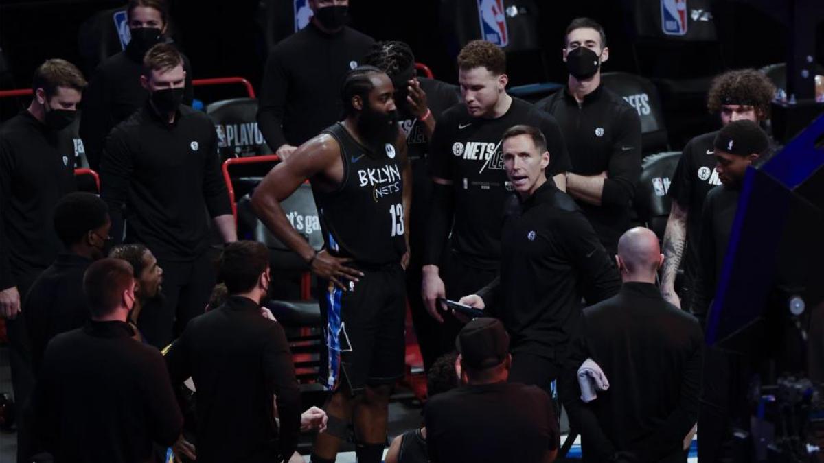Nash corta los rumores de salida sobre Harden: Él quiere estar aquí