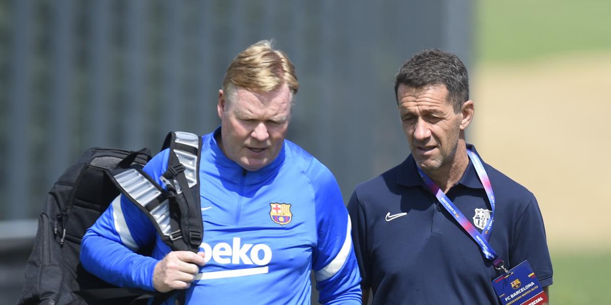 Charla entre Koeman y Planes antes del entrenamiento