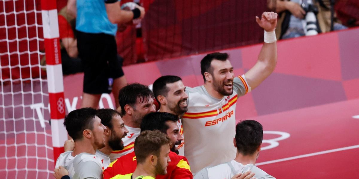 34-33: España remonta y luchará por las medallas