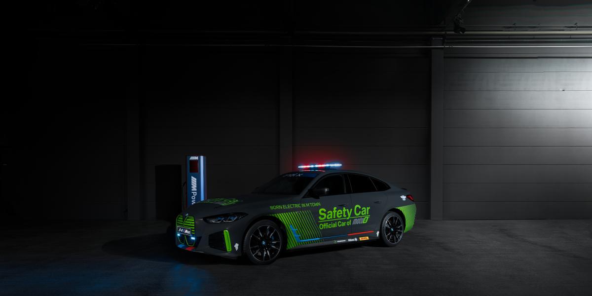 BMW presenta el safety car eléctrico de MotoGP