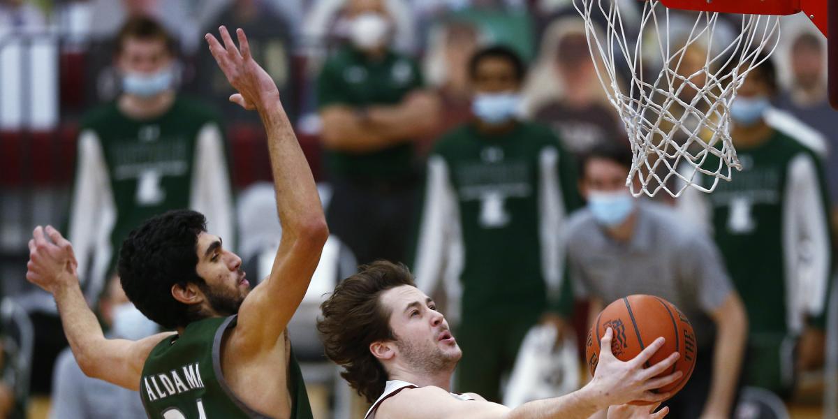 Santi Aldama coge 12 rebotes siendo titular con los Grizzlies