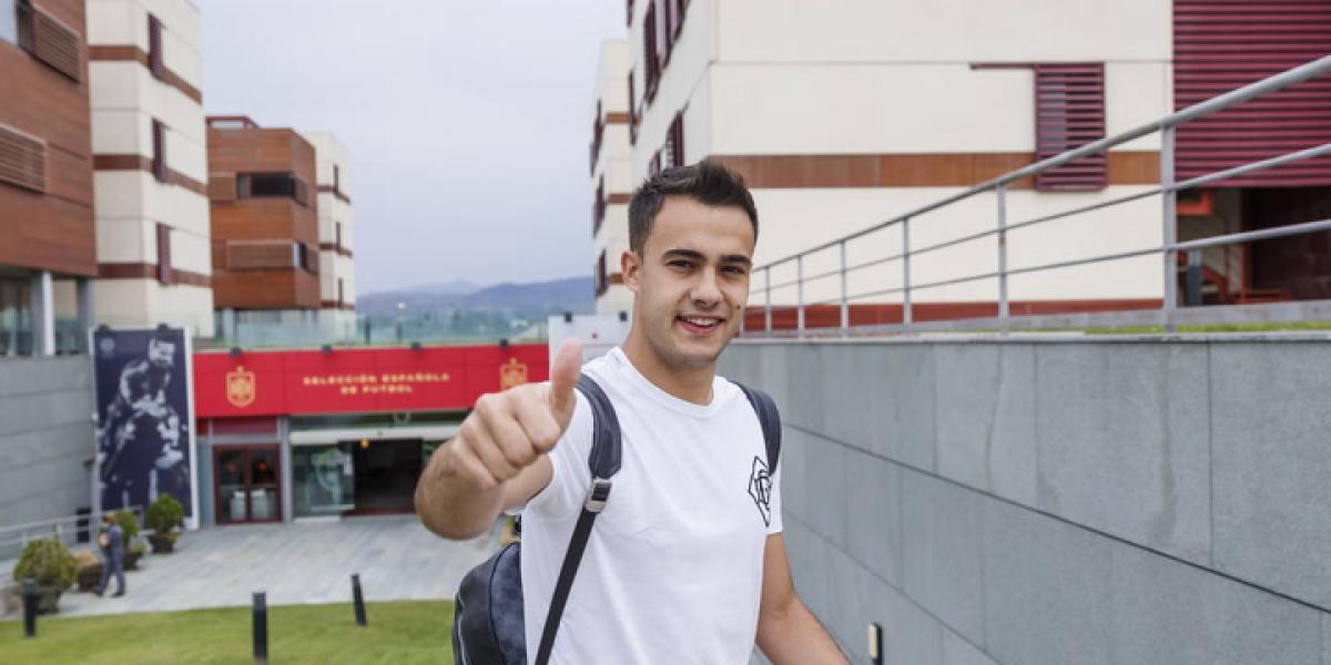 Llegada de Sergio Reguilón a la concentración de la Selección Española