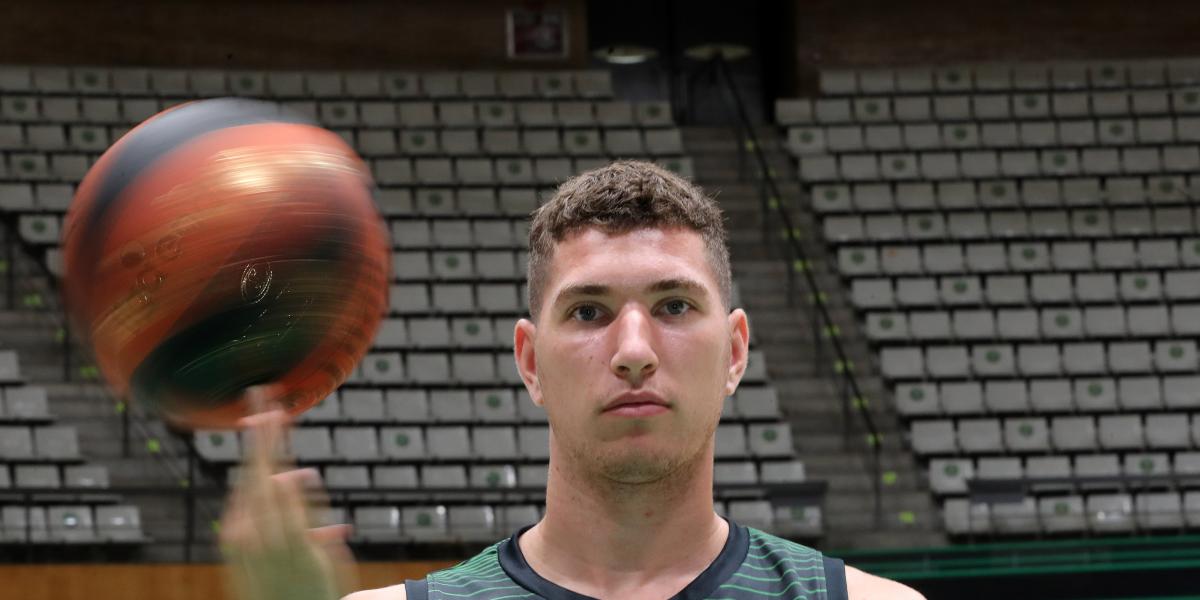 Joel Parra: un cambio de mano que ya gana partidos