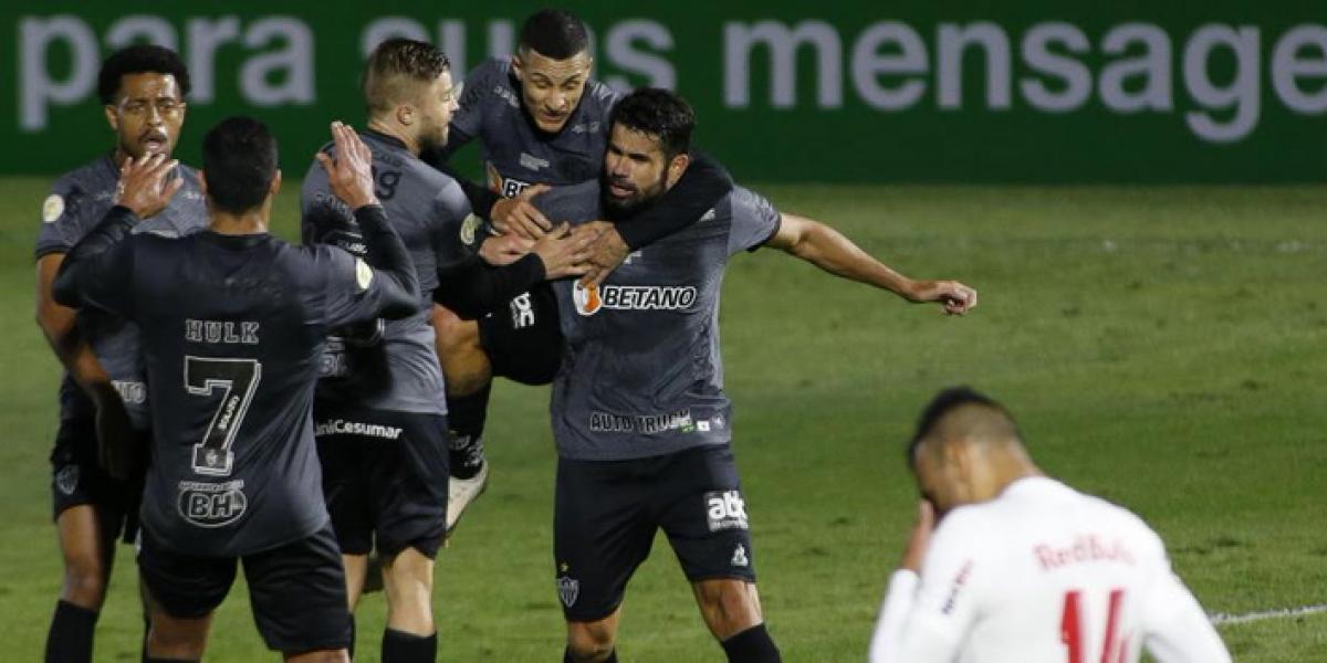 Diego Costa marca en la victoria del Atlético Mineiro 3-0