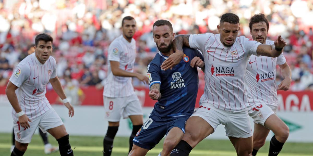 2-0, El Espanyol dobla la rodilla ante un Sevilla con diez