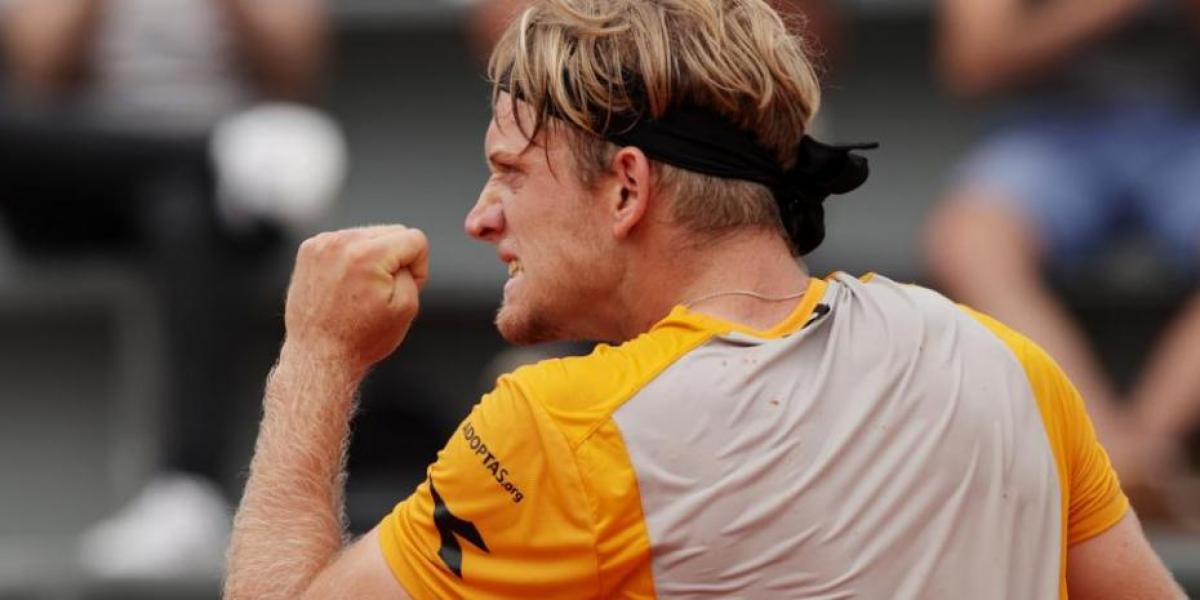 Taberner, Carballés y Davidovich avanzan en Indian Wells; Clijsters cae