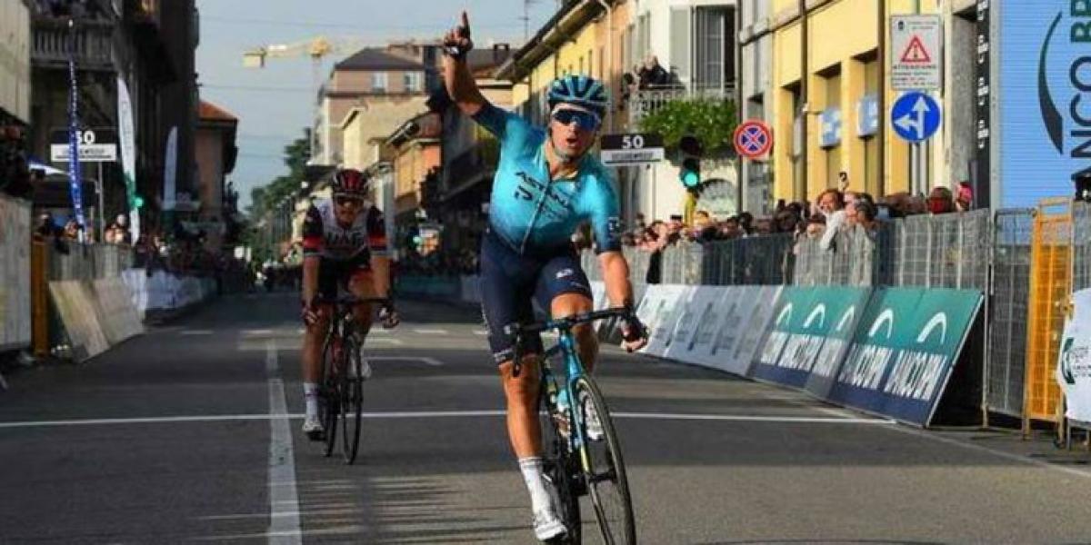 Lutsenko sorprende a Trentin en el sprint en la Coppa Agostoni, con Alejandro Valverde 9º
