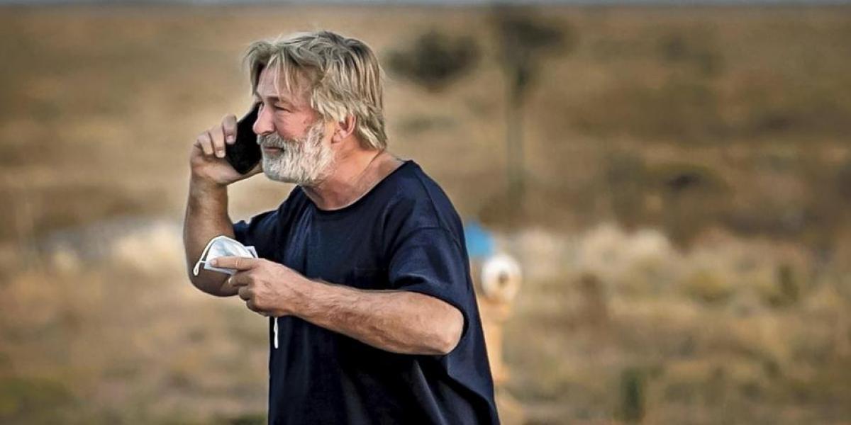 Le dijeron a Baldwin que la pistola no tenía balas: esto es lo que afirma la nota judicial