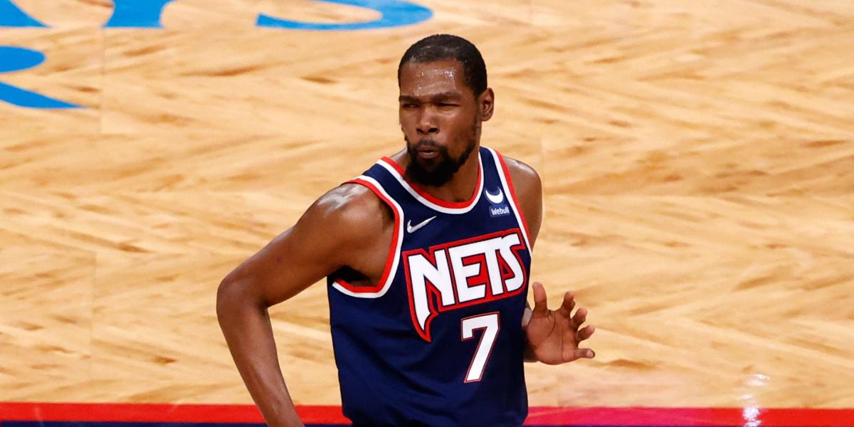 Durant, multado con 25.000 dólares por insultar a un aficionado