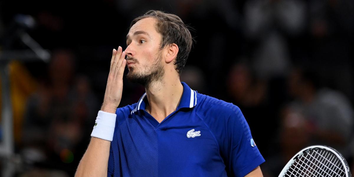 Remonta Medvedev a Korda y todavía no entrega el nº 1 a Djokovic
