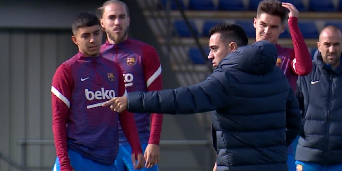 Ilias, principal novedad en el primer día de Xavi ante la falta de extremos