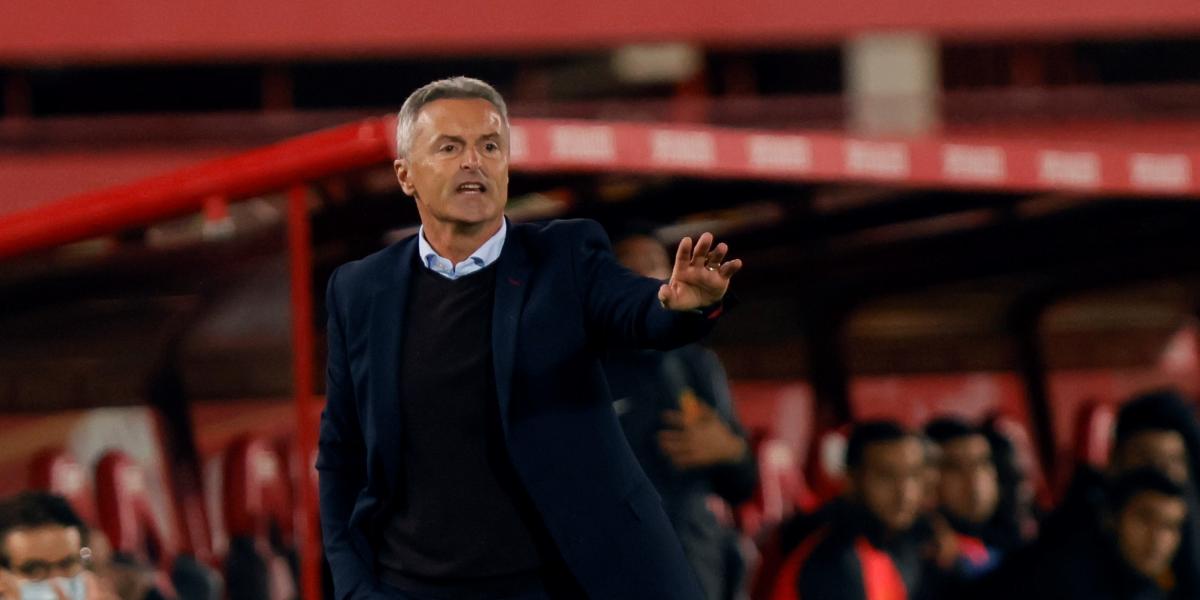 Fran Escribá tiene la plena confianza de la directiva”