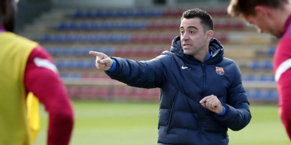 Xavi sigue examinando a los jóvenes del club