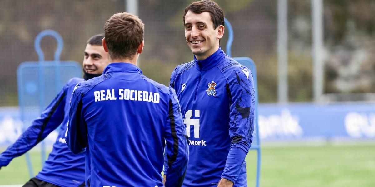 Vuelve Oyarzabal a la lista y se cae Lobete