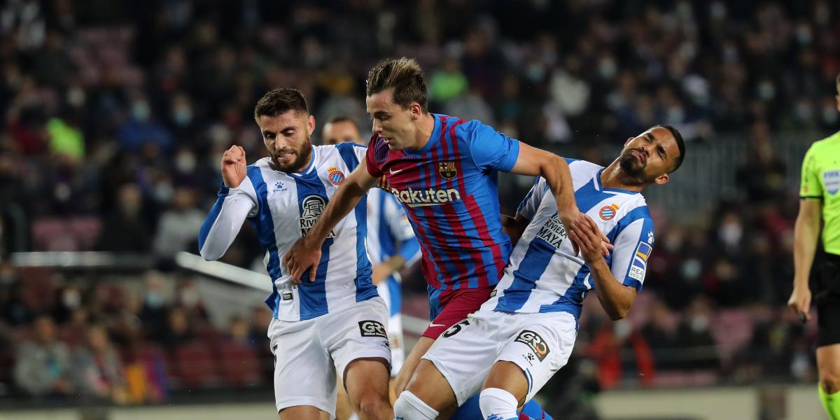 Busquets y Nico acabaron el derbi tocados