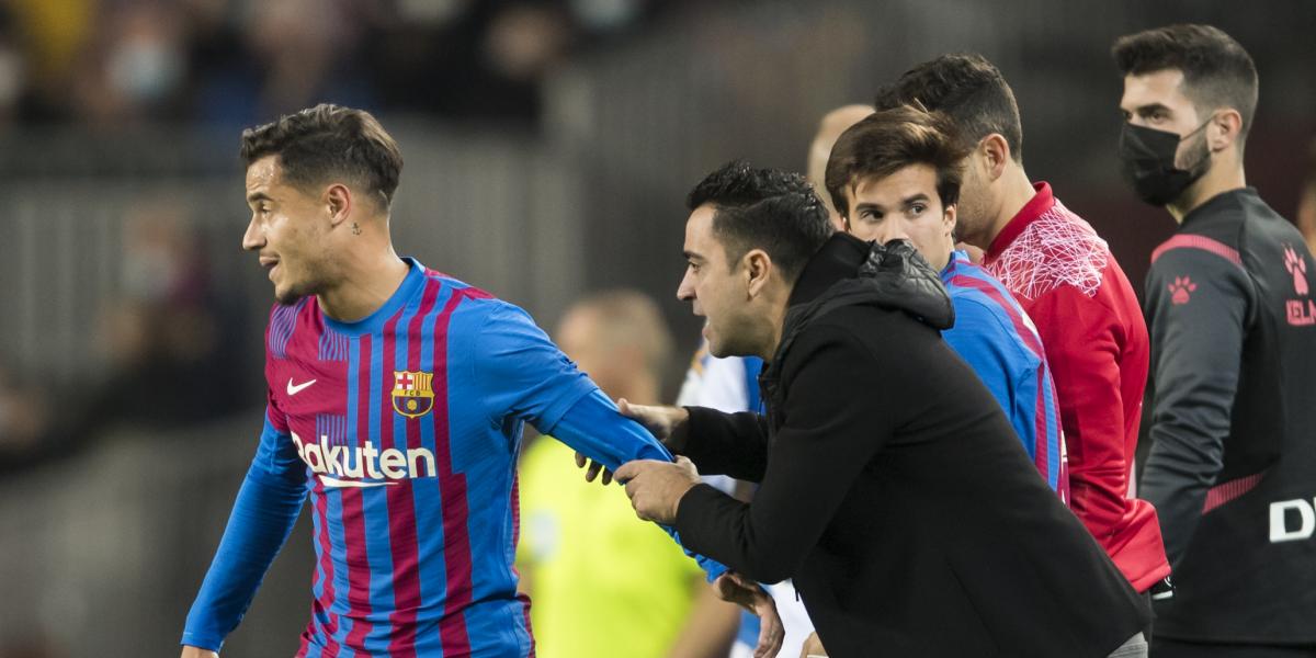 Coutinho marca de penalti