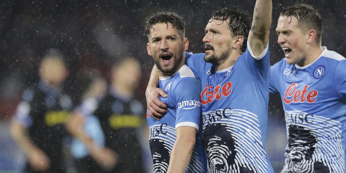 El Nápoles se deshace de la Lazio en media hora y es más líder