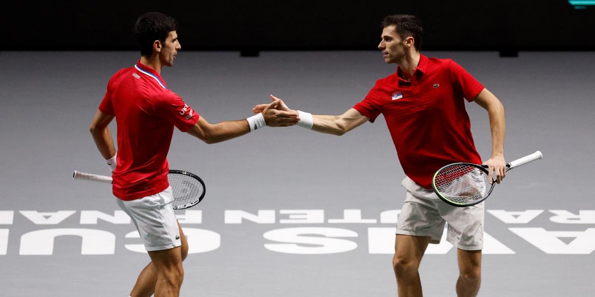 Djokovic conduce a Serbia a la semifinal frente a Croacia