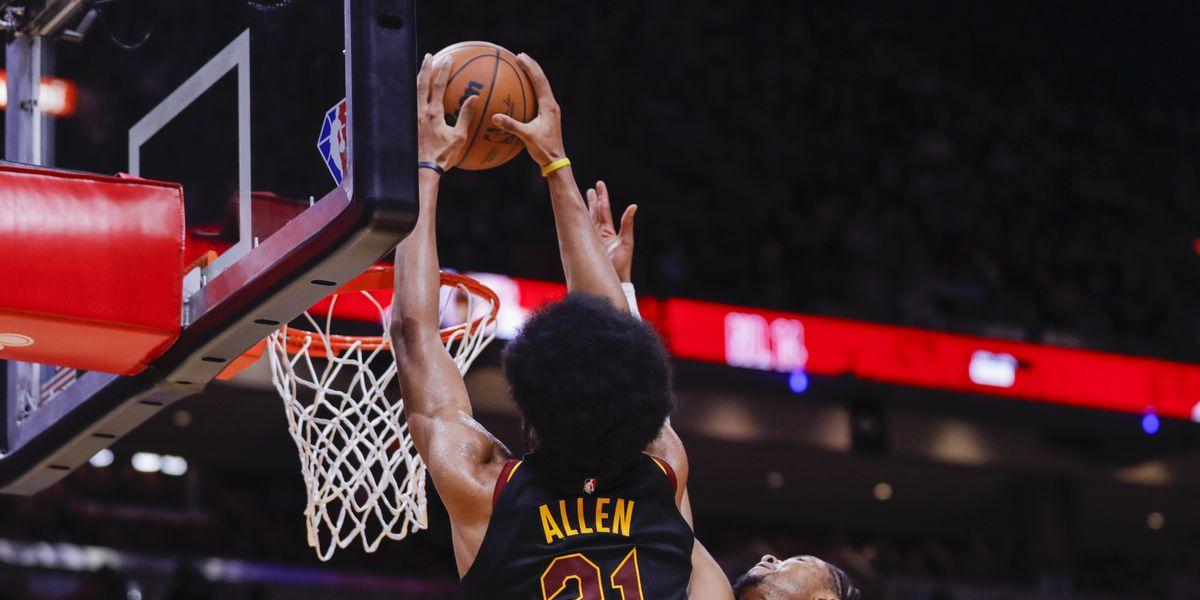 Jarrett Allen se fractura el dedo y será baja indefinida con los Cavaliers