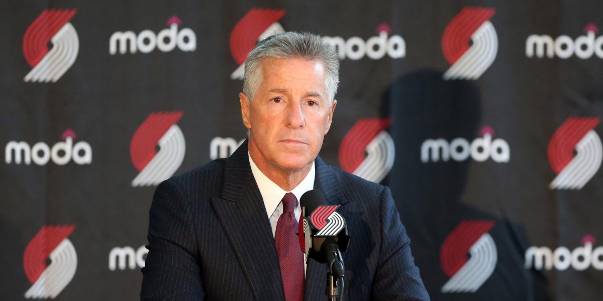 Los Blazers fulminan a su GM por violar sus normas internas