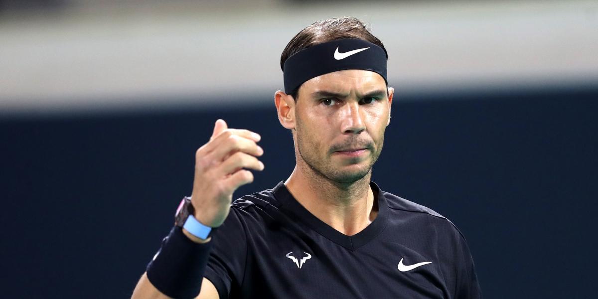 Rafa Nadal vuelve chocando contra el muro Murray en Abu Dhabi