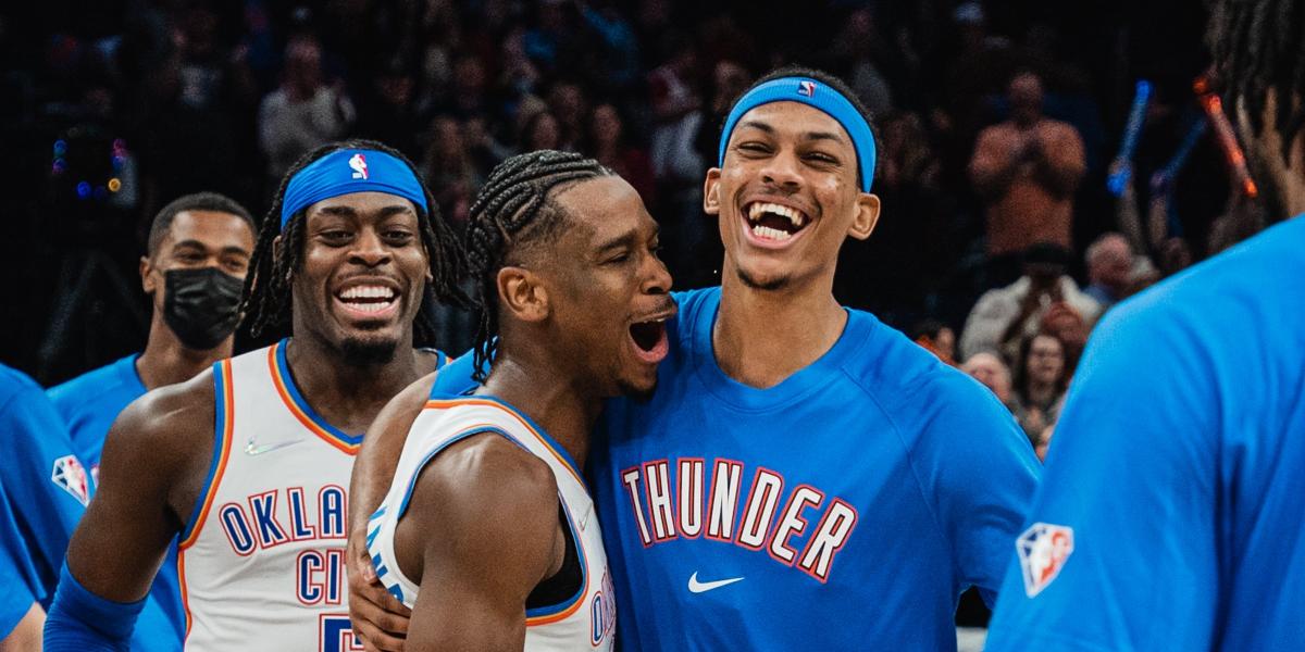 Gilgeous-Alexander se carga a los Clippers con un triplazo sobre la bocina