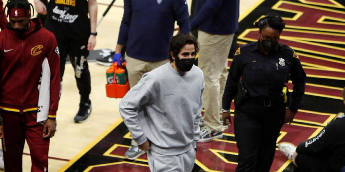 Ricky Rubio, aclamado en su regreso a la pista de los Cavaliers tras su grave lesión
