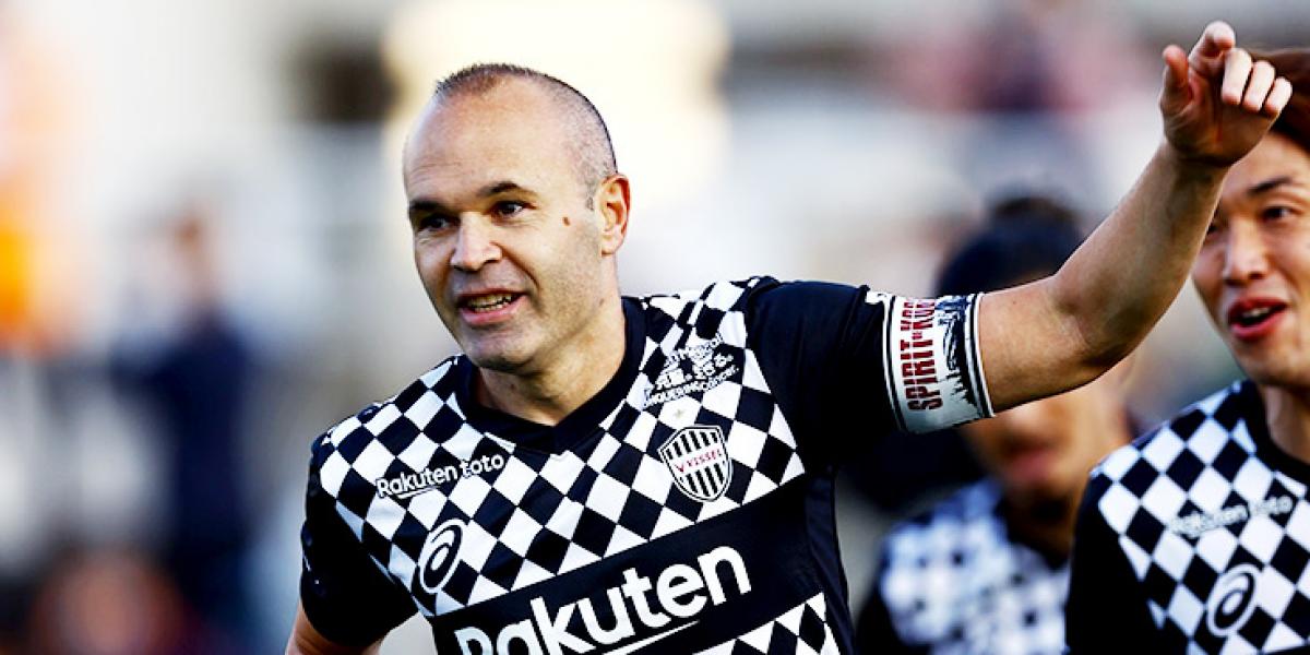 Una estatua dedicada a Iniesta en Japón