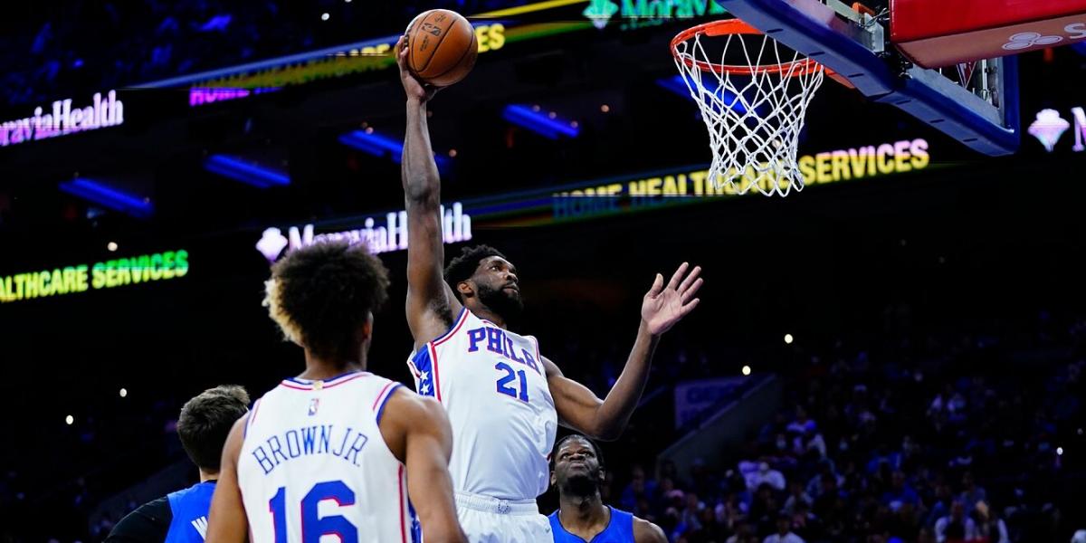Joel Embiid explota con 50 puntos para destrozar a los Magic