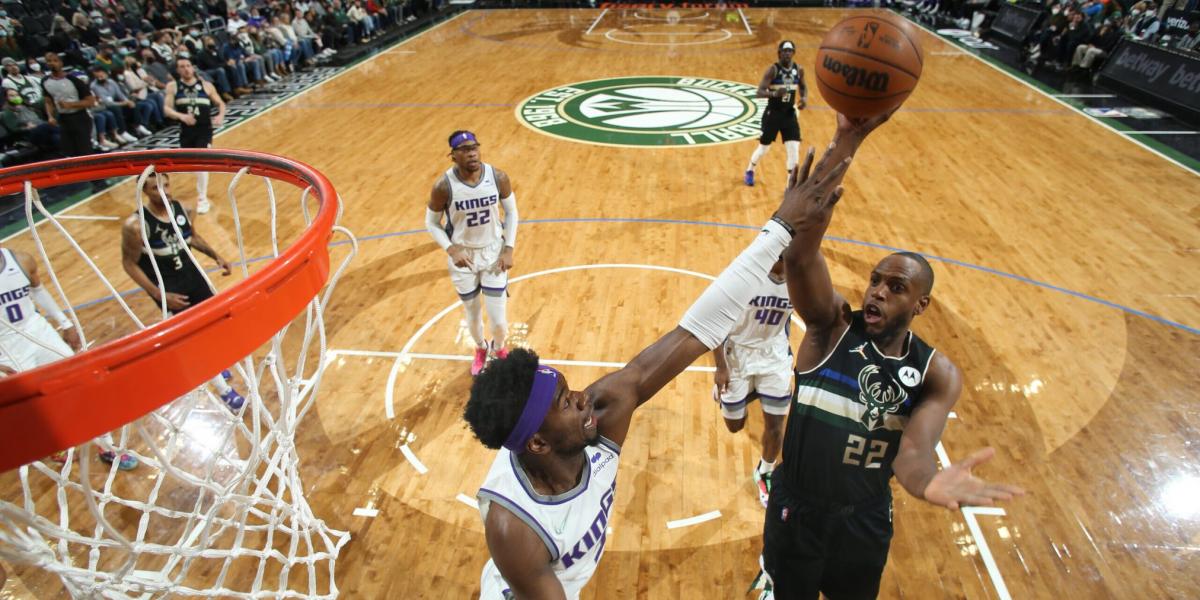 Sin Anteto, los Bucks sufren contra los Kings