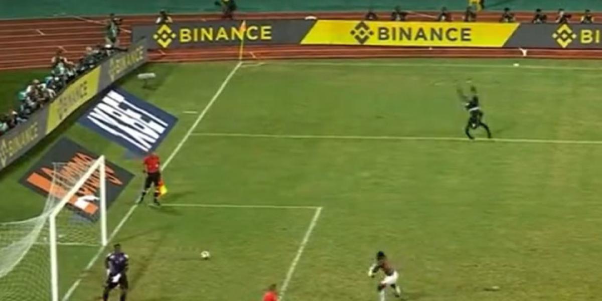 La desatada y acrobática celebración del portero de Burkina Faso en la Copa de África
