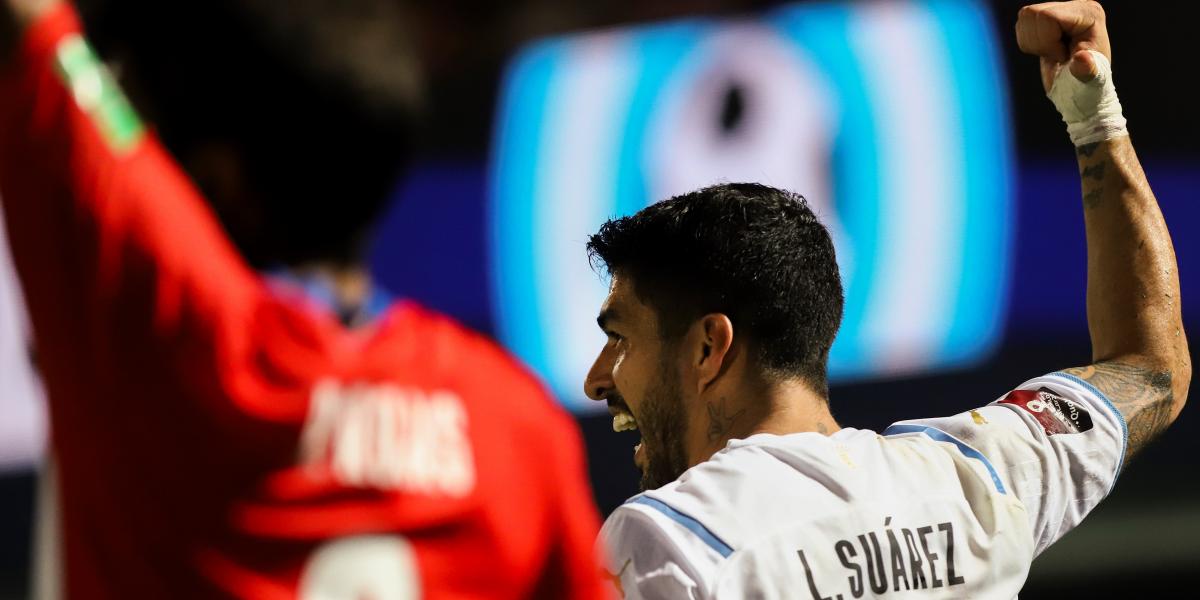 Suárez acerca a Uruguay a Catar y Correa hereda el 10 de Messi