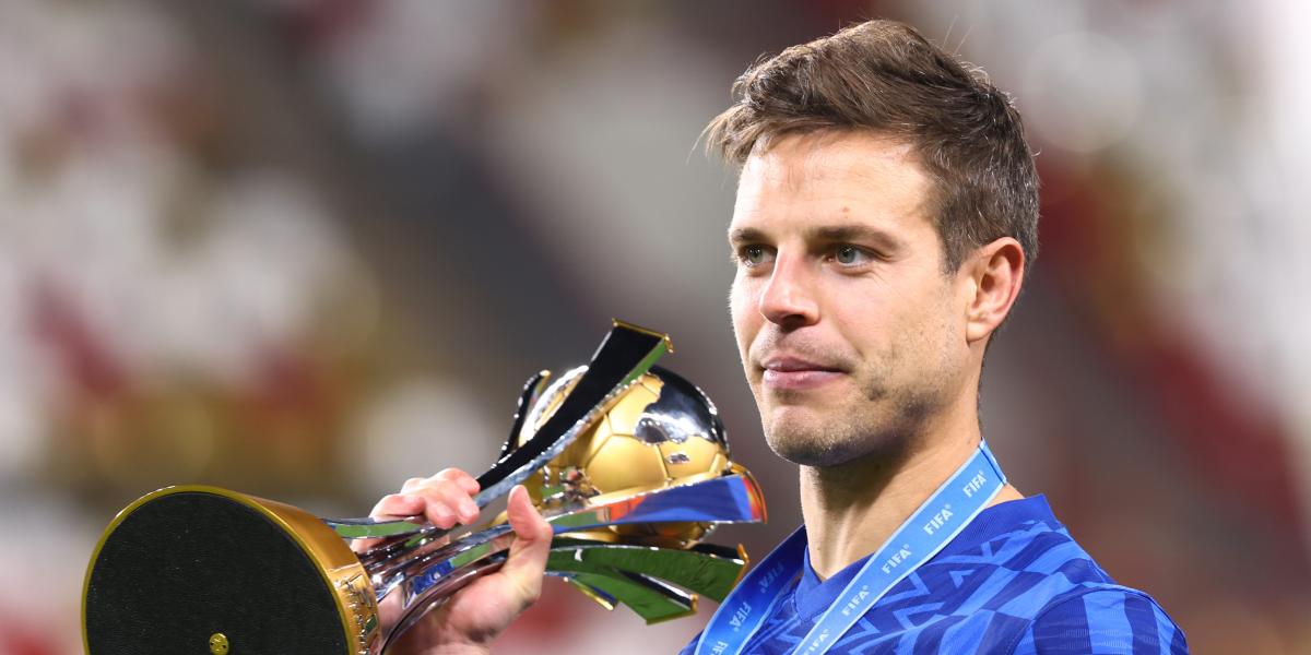 La situación del Chelsea juega a favor del Barça con Azpilicueta