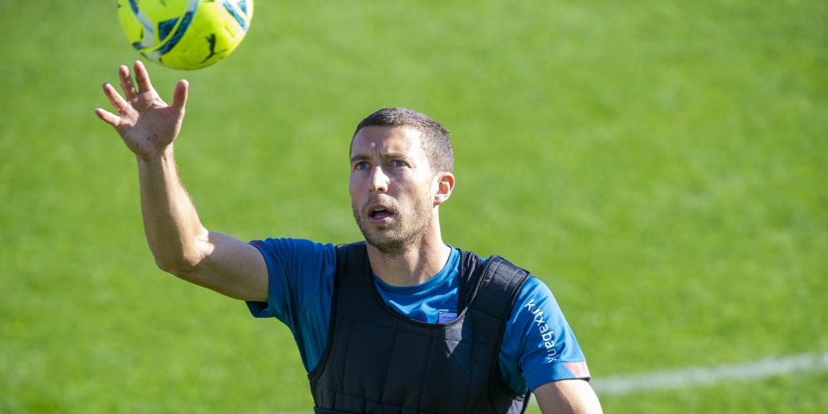 De Marcos entra en la convocatoria para recibir al Levante