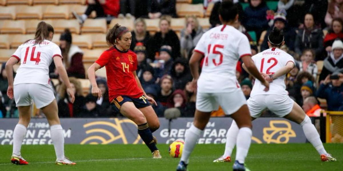 España aprueba el examen ante Inglaterra (0-0)