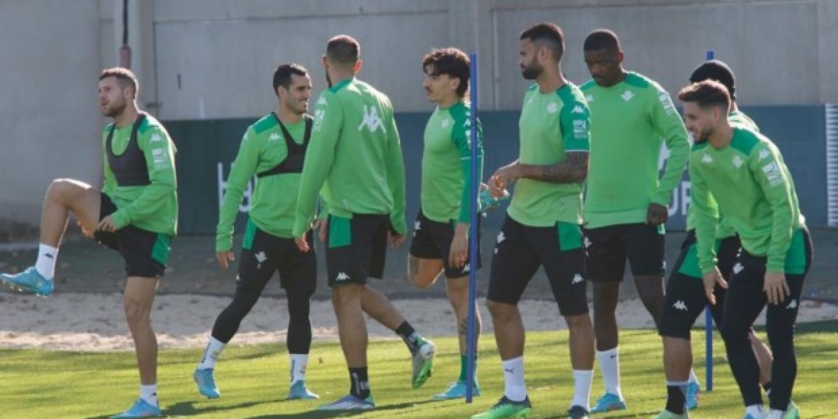 Sergio Canales, principal ausencia en el entrenamiento
