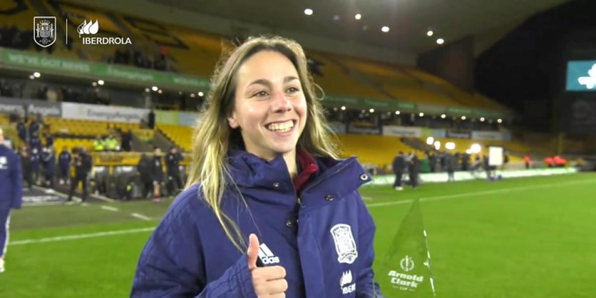 Athenea, MVP de la Arnold Clark Cup, y Alexia Putellas, Bota de oOro